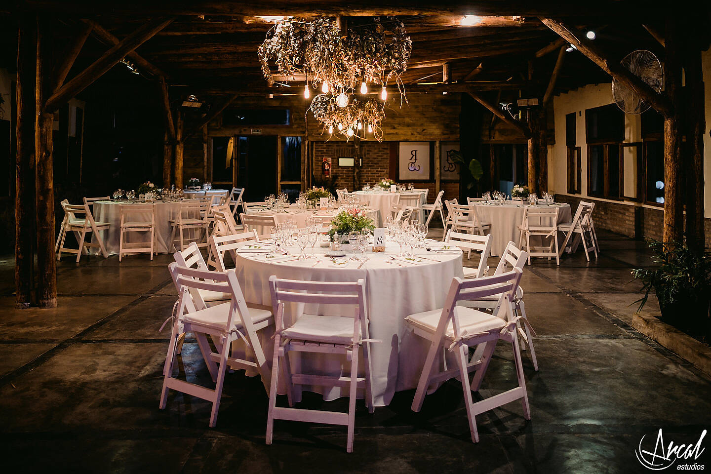 171_Lourdes y Rodrigo; boda en pandemia, iglesia católica parroquia de jesus maría, evento en estancia el rosal, agua de oro, córdobaA
