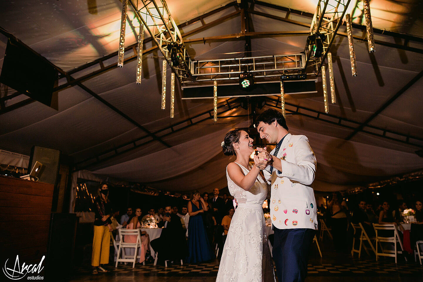 234_Lourdes y Rodrigo; boda en pandemia, iglesia católica parroquia de jesus maría, evento en estancia el rosal, agua de oro, córdoba
