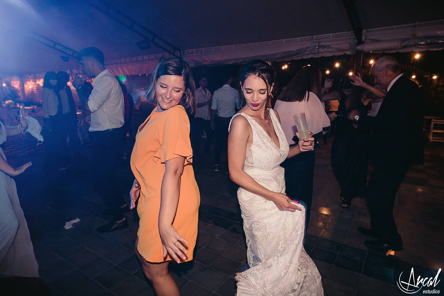 439_Lourdes y Rodrigo; boda en pandemia, iglesia católica parroquia de jesus maría, evento en estancia el rosal, agua de oro, córdoba