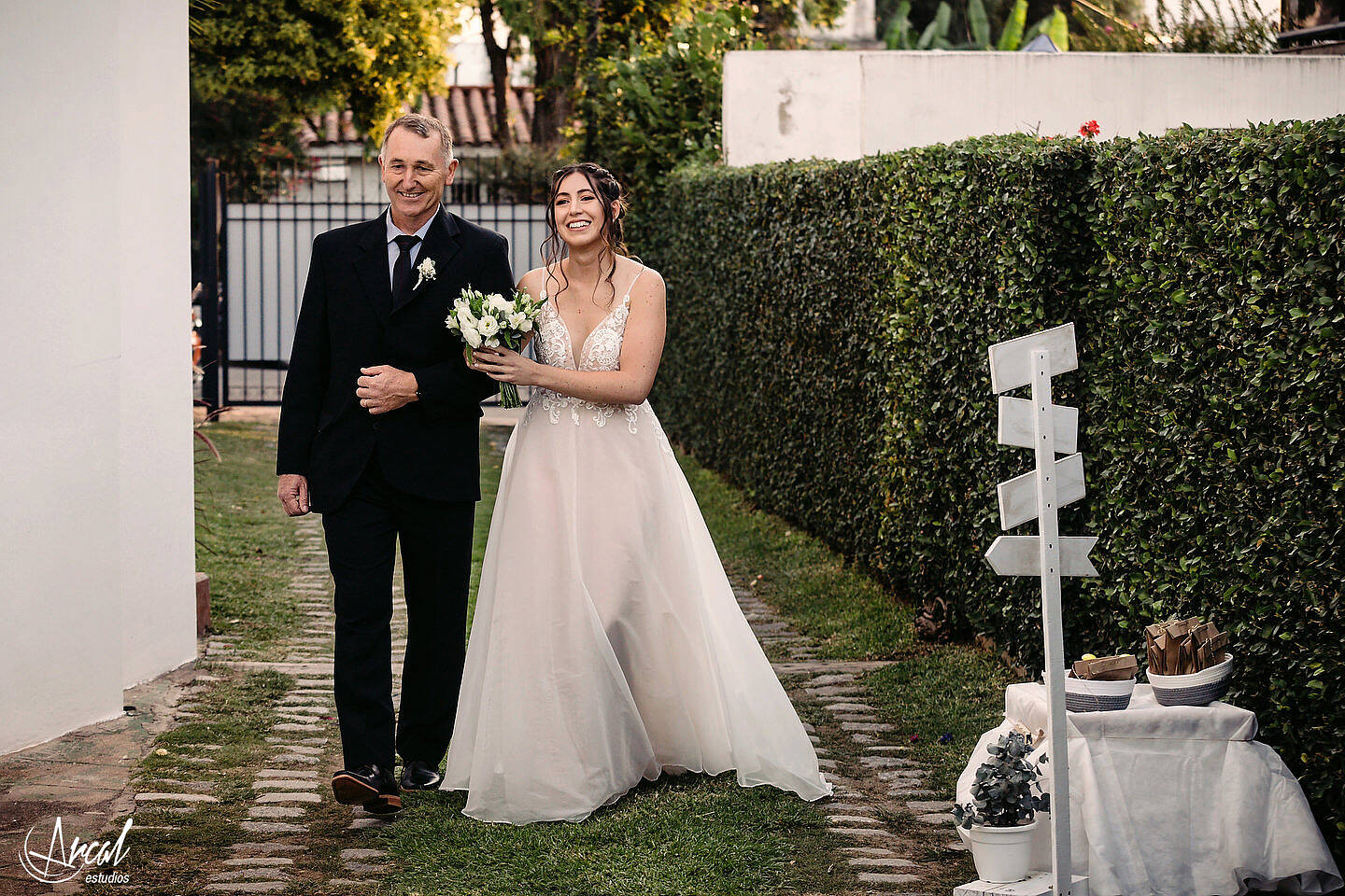 074_Julieta y Agustín - Casamiento en pandemia, salón del Jockey Carlos Paz