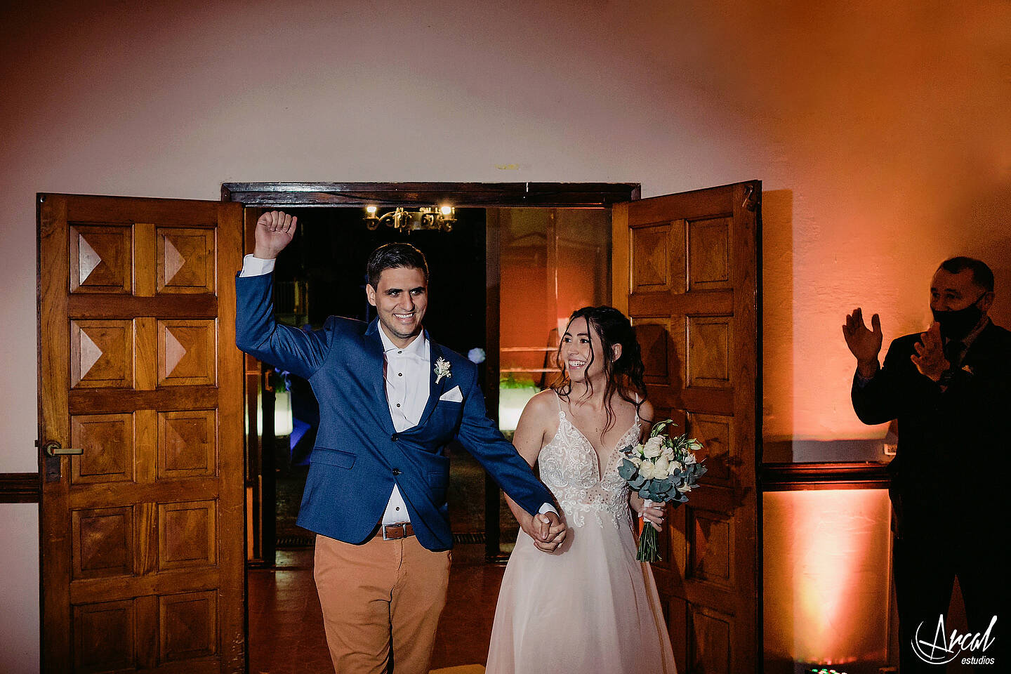 220_Julieta y Agustín - Casamiento en pandemia, salón del Jockey Carlos Paz