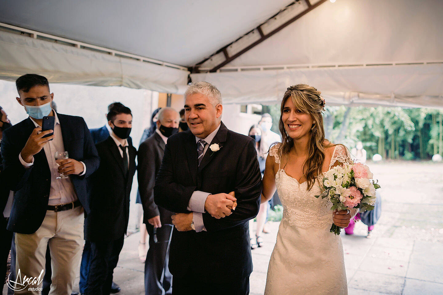 082_Carla y Guille, casamiento en pandemia, boda en estancia El Rosal de Agua de Oro, animación de Ramiro Buteler, fotografía de Arcal Estudios