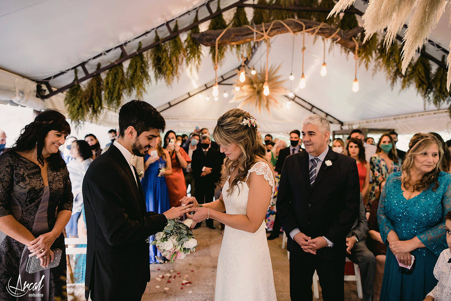 130_Carla y Guille, casamiento en pandemia, boda en estancia El Rosal de Agua de Oro, animación de Ramiro Buteler, fotografía de Arcal Estudios
