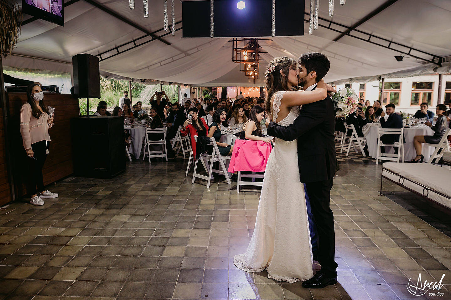 208_Carla y Guille, casamiento en pandemia, boda en estancia El Rosal de Agua de Oro, animación de Ramiro Buteler, fotografía de Arcal Estudios
