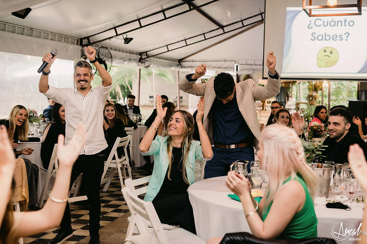 240_Carla y Guille, casamiento en pandemia, boda en estancia El Rosal de Agua de Oro, animación de Ramiro Buteler, fotografía de Arcal Estudios
