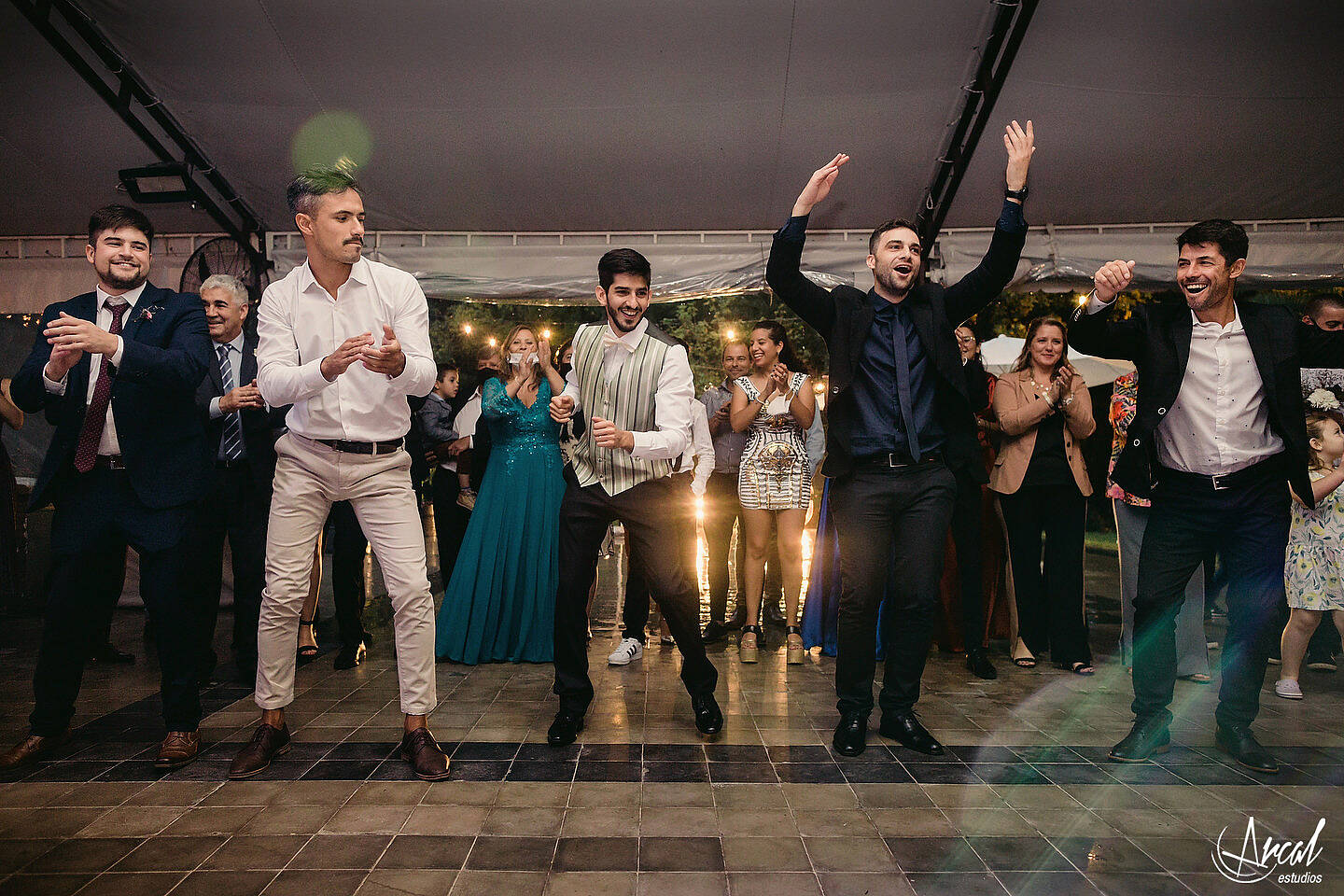 316_Carla y Guille, casamiento en pandemia, boda en estancia El Rosal de Agua de Oro, animación de Ramiro Buteler, fotografía de Arcal Estudios