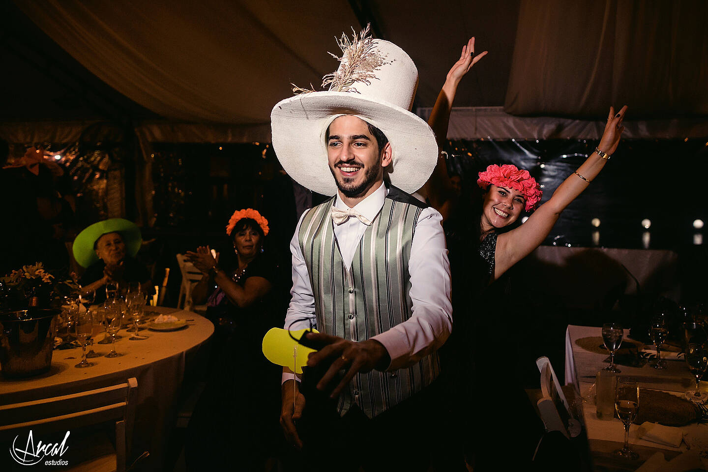 349_Carla y Guille, casamiento en pandemia, boda en estancia El Rosal de Agua de Oro, animación de Ramiro Buteler, fotografía de Arcal Estudios