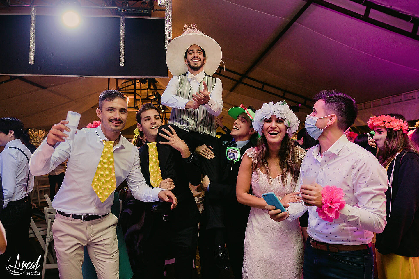 372_Carla y Guille, casamiento en pandemia, boda en estancia El Rosal de Agua de Oro, animación de Ramiro Buteler, fotografía de Arcal Estudios