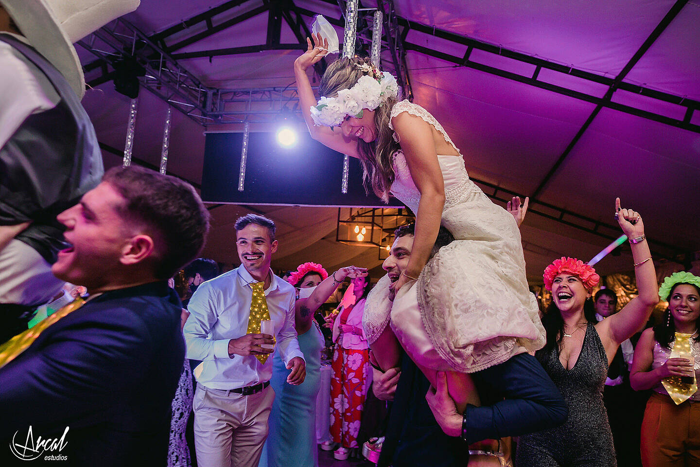 375_Carla y Guille, casamiento en pandemia, boda en estancia El Rosal de Agua de Oro, animación de Ramiro Buteler, fotografía de Arcal Estudios