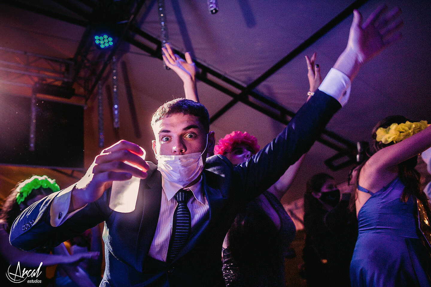 402_Carla y Guille, casamiento en pandemia, boda en estancia El Rosal de Agua de Oro, animación de Ramiro Buteler, fotografía de Arcal Estudios