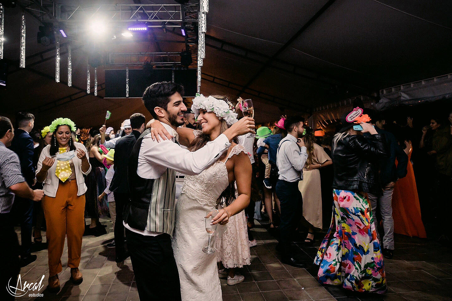 432_Carla y Guille, casamiento en pandemia, boda en estancia El Rosal de Agua de Oro, animación de Ramiro Buteler, fotografía de Arcal Estudios