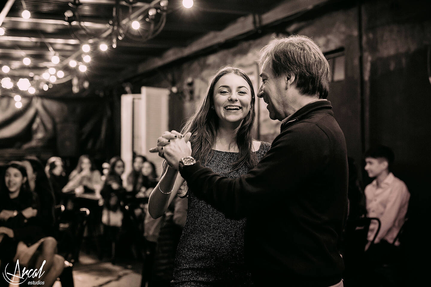 104-catalina-succio-quincean-era-fotografi-a-en-zebra-beach-frente-al-salo-n-jockey-club-carlos-paz-125783