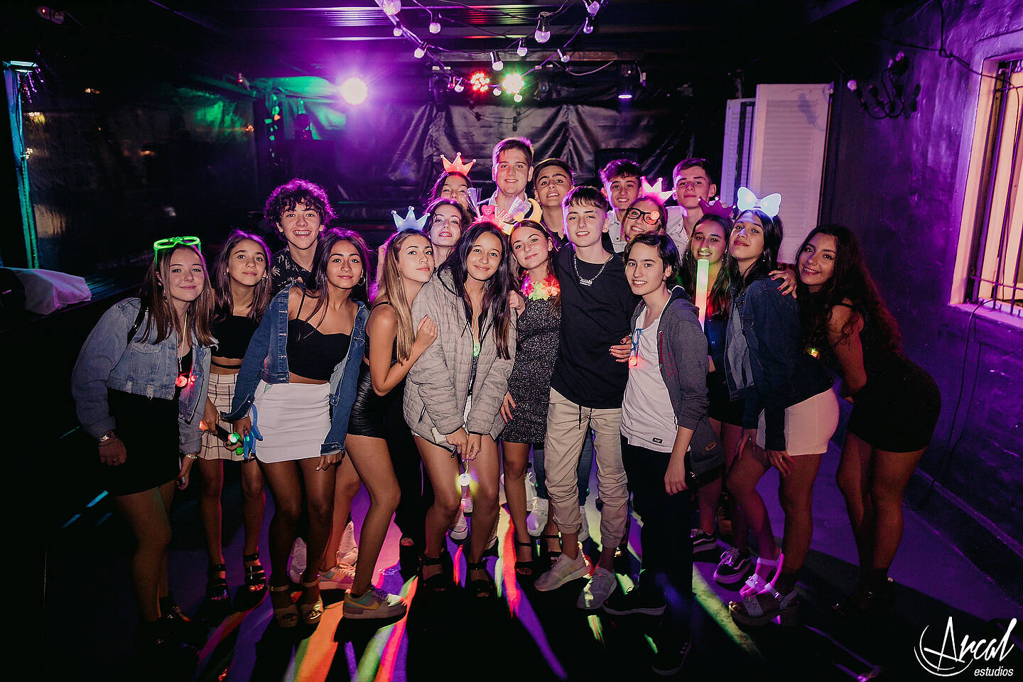 240-catalina-succio-quincean-era-fotografi-a-en-zebra-beach-frente-al-salo-n-jockey-club-carlos-paz-125783