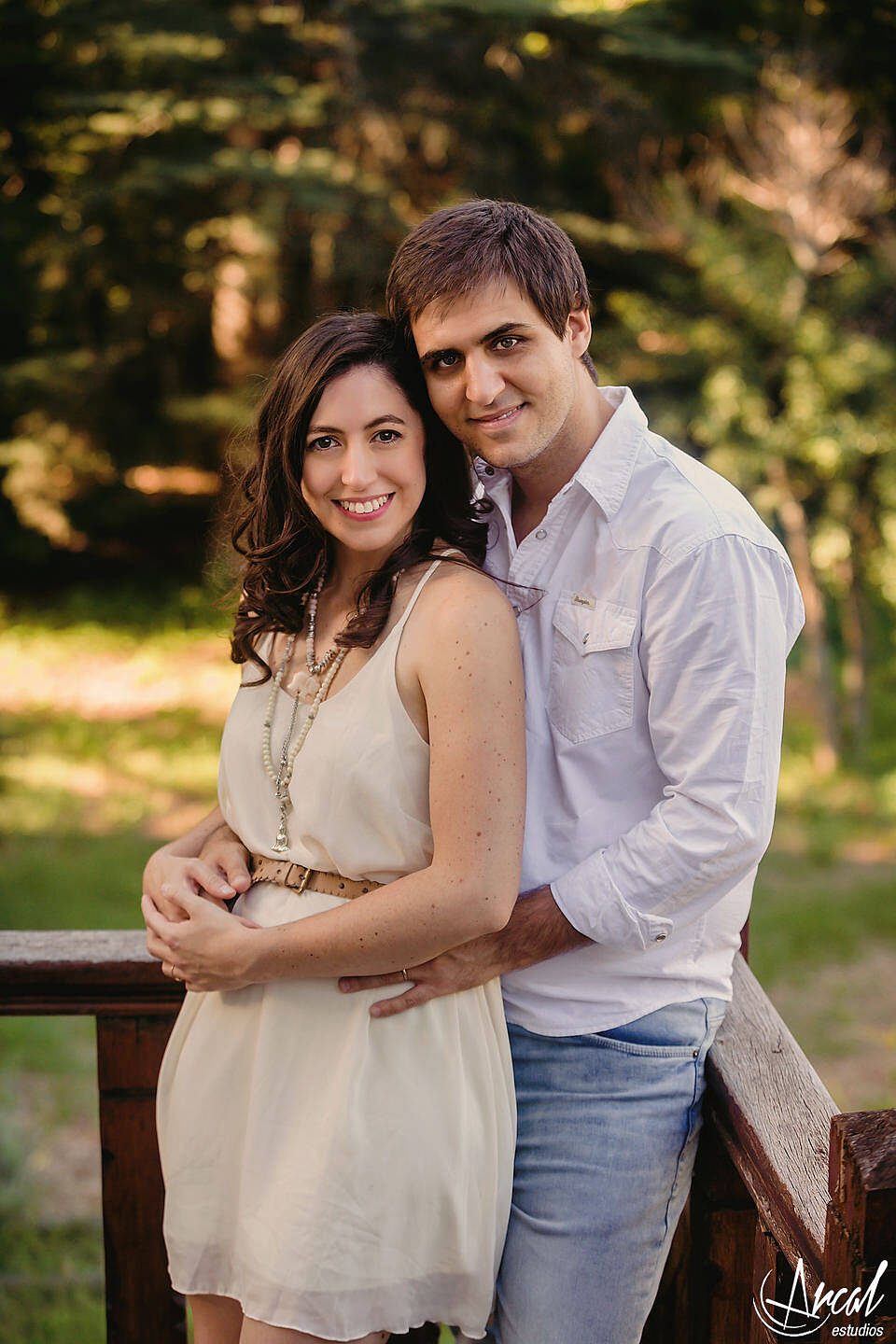 034-julieta-y-agusti-n-fotos-de-preboda-en-el-castillo-de-wilkings-tanti-cascada-ri-o-vestido-rojo-126404