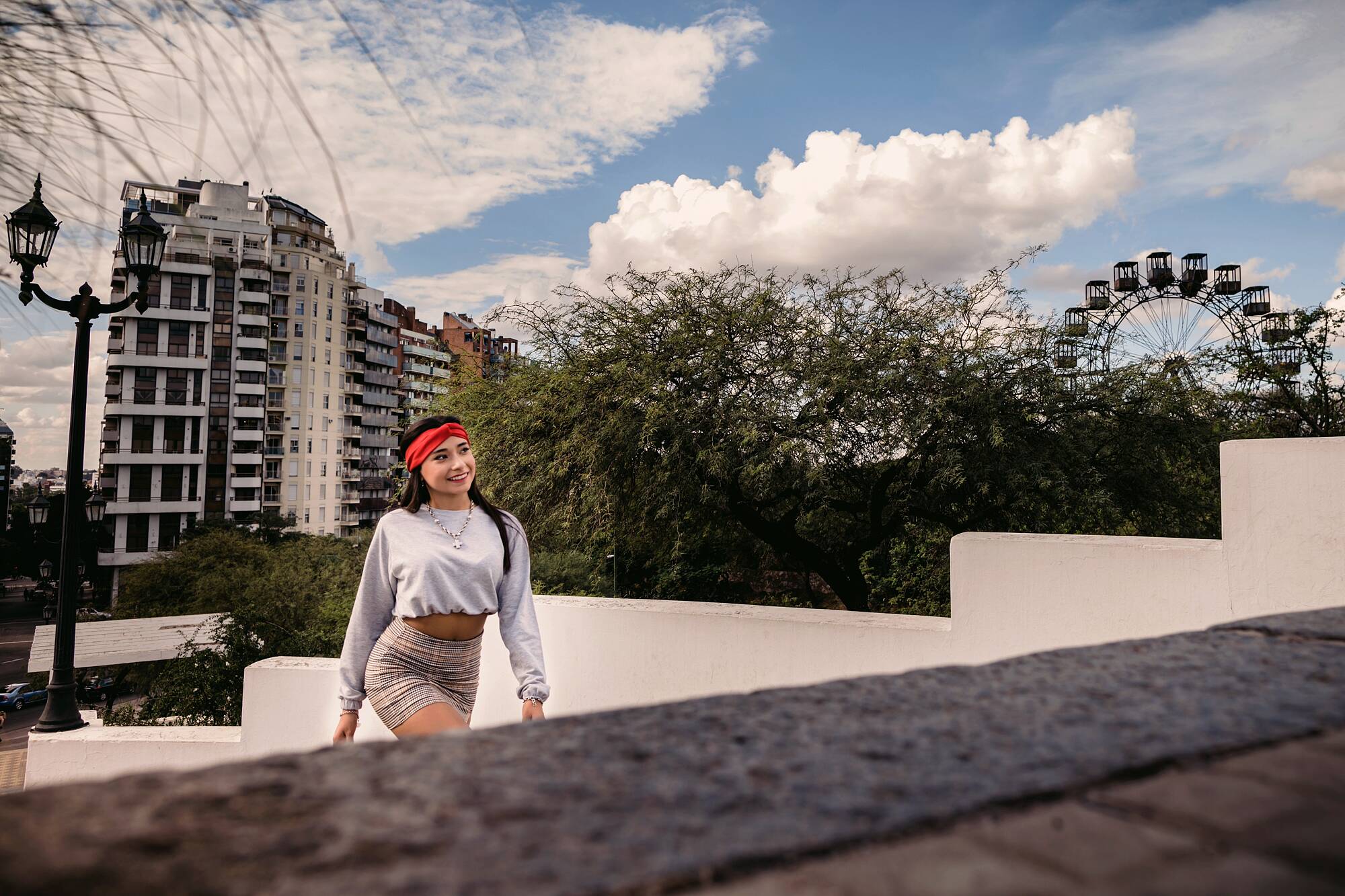 006-book-15-stefani-a-maldonado-sesio-n-de-fotos-urbana-co-rdoba-rueda-eiffel-fotos-en-bar-el-mezon-y-solutto-bar-134298