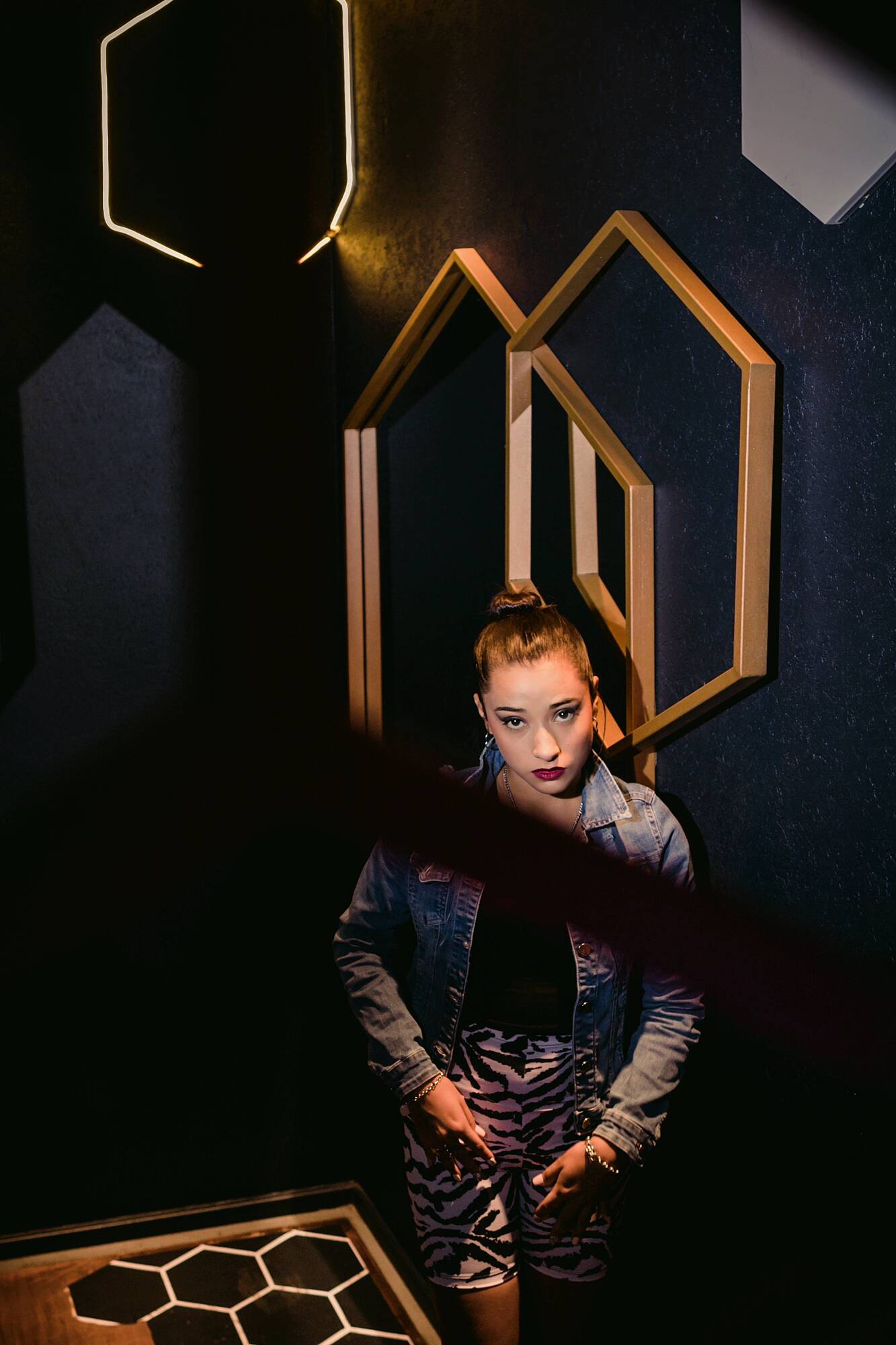 083-book-15-stefani-a-maldonado-sesio-n-de-fotos-urbana-co-rdoba-rueda-eiffel-fotos-en-bar-el-mezon-y-solutto-bar-134298