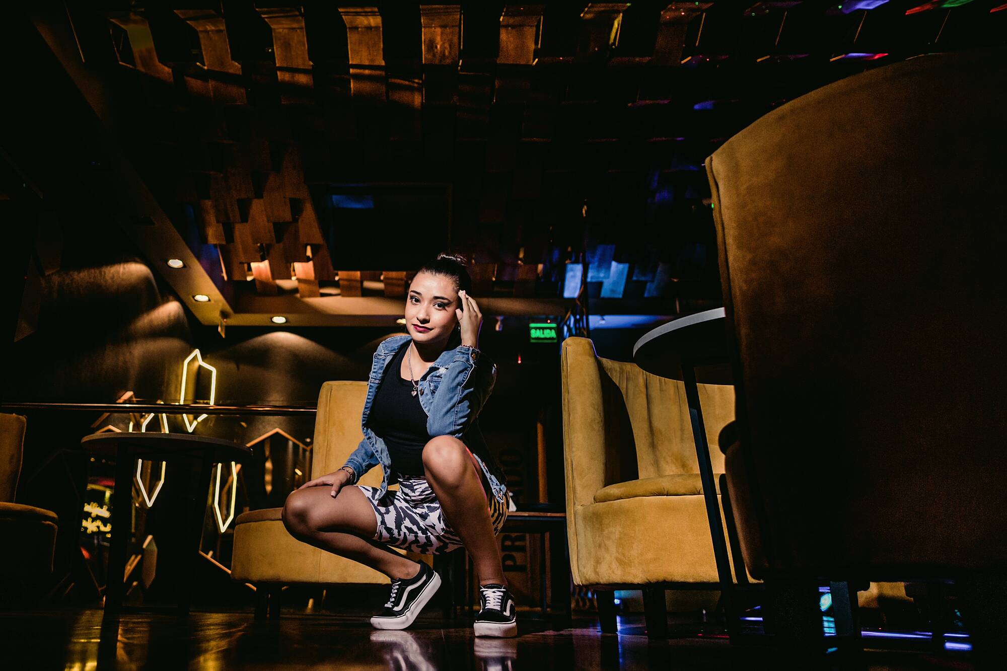 087-book-15-stefani-a-maldonado-sesio-n-de-fotos-urbana-co-rdoba-rueda-eiffel-fotos-en-bar-el-mezon-y-solutto-bar-134298