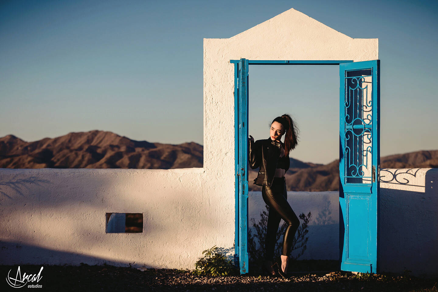 087-francesca-ciabattari-book-de-15-bosque-cabalango-barrio-la-loma-puerta-turqueza-vista-a-las-sierras-de-co-rdoba-134825