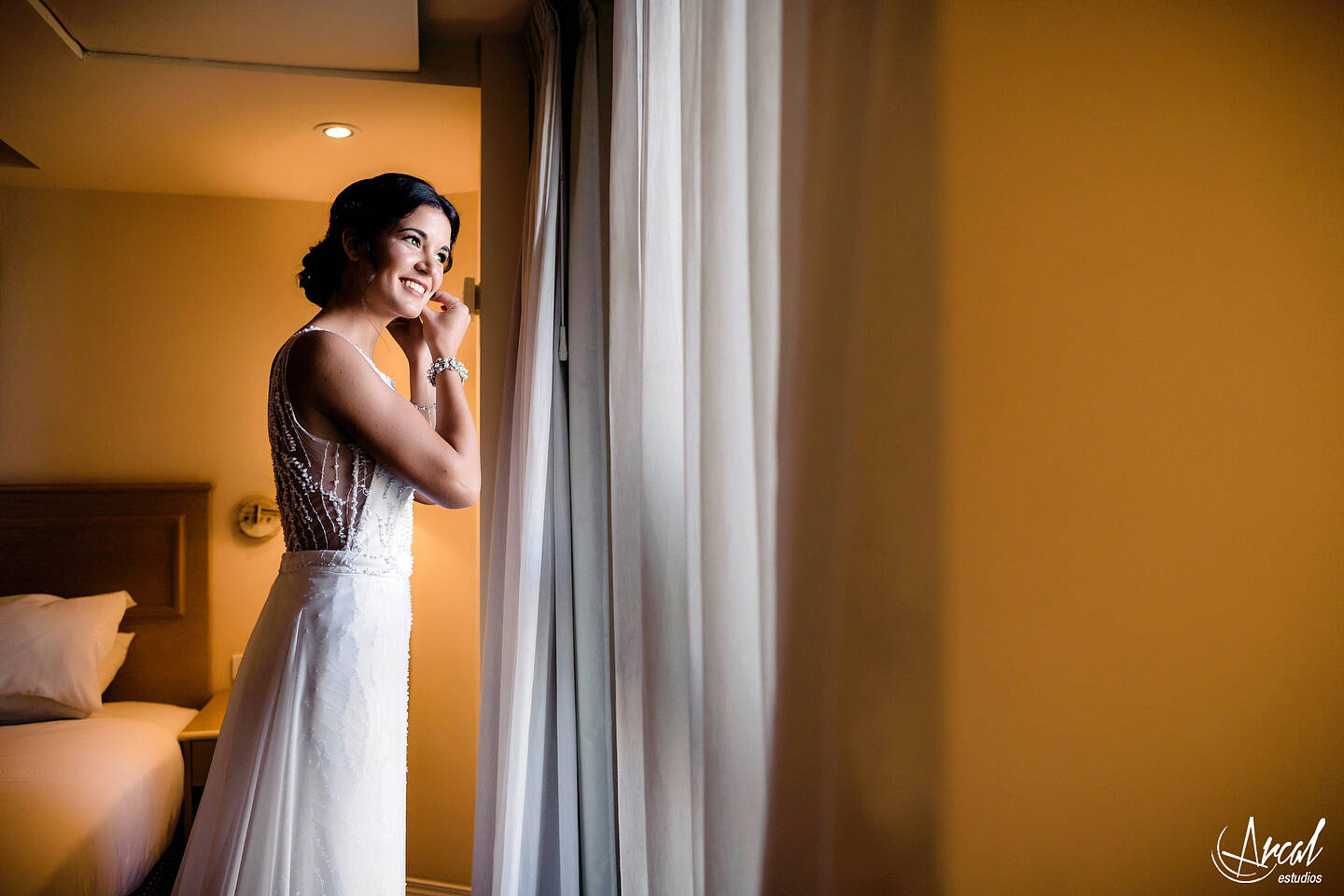 056-mili-y-toma-s-boda-en-parroquia-nuestra-sen-ora-del-socorro-de-escuela-pias-fotos-en-salo-n-reinapaz-140480-O