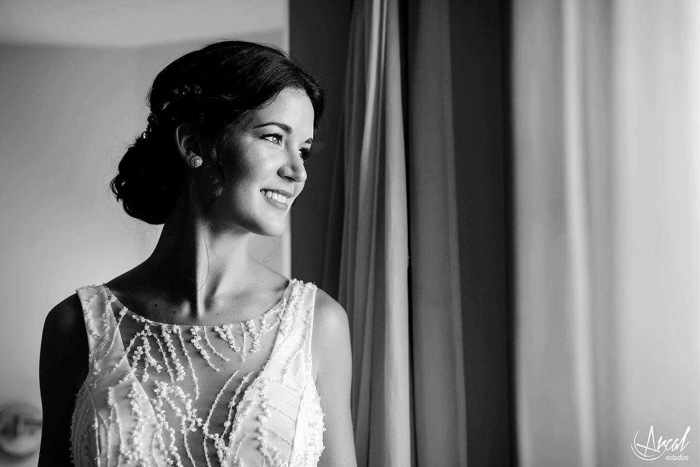 059-mili-y-toma-s-boda-en-parroquia-nuestra-sen-ora-del-socorro-de-escuela-pias-fotos-en-salo-n-reinapaz-140480-O