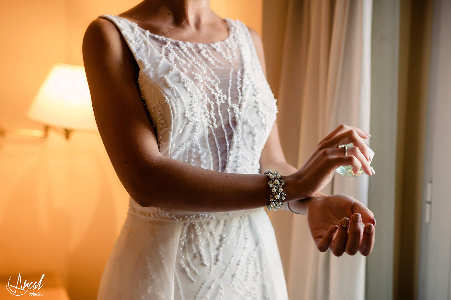 063-mili-y-toma-s-boda-en-parroquia-nuestra-sen-ora-del-socorro-de-escuela-pias-fotos-en-salo-n-reinapaz-140480-O