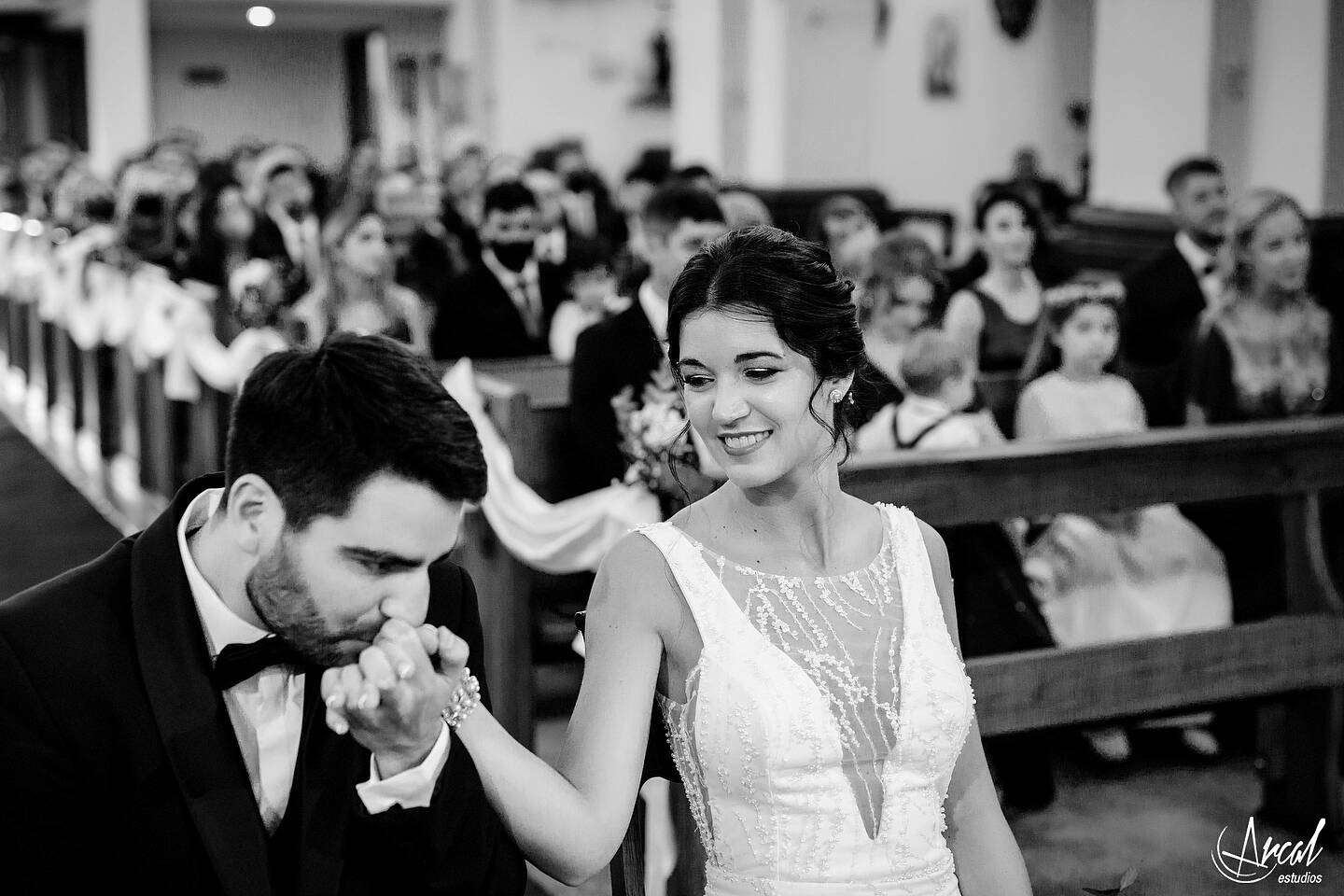 104-mili-y-toma-s-boda-en-parroquia-nuestra-sen-ora-del-socorro-de-escuela-pias-fotos-en-salo-n-reinapaz-140480-O