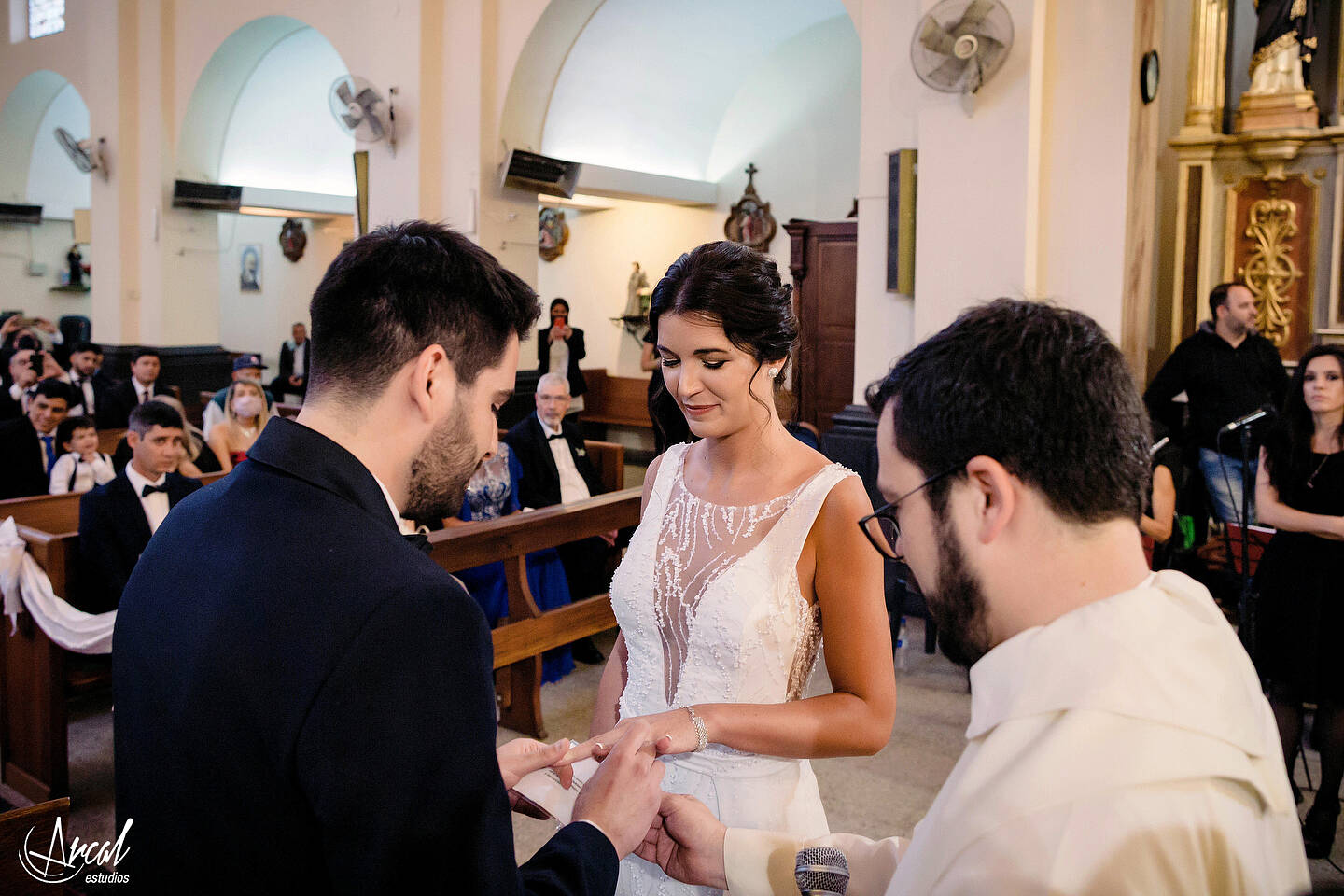 122-mili-y-toma-s-boda-en-parroquia-nuestra-sen-ora-del-socorro-de-escuela-pias-fotos-en-salo-n-reinapaz-140480-O