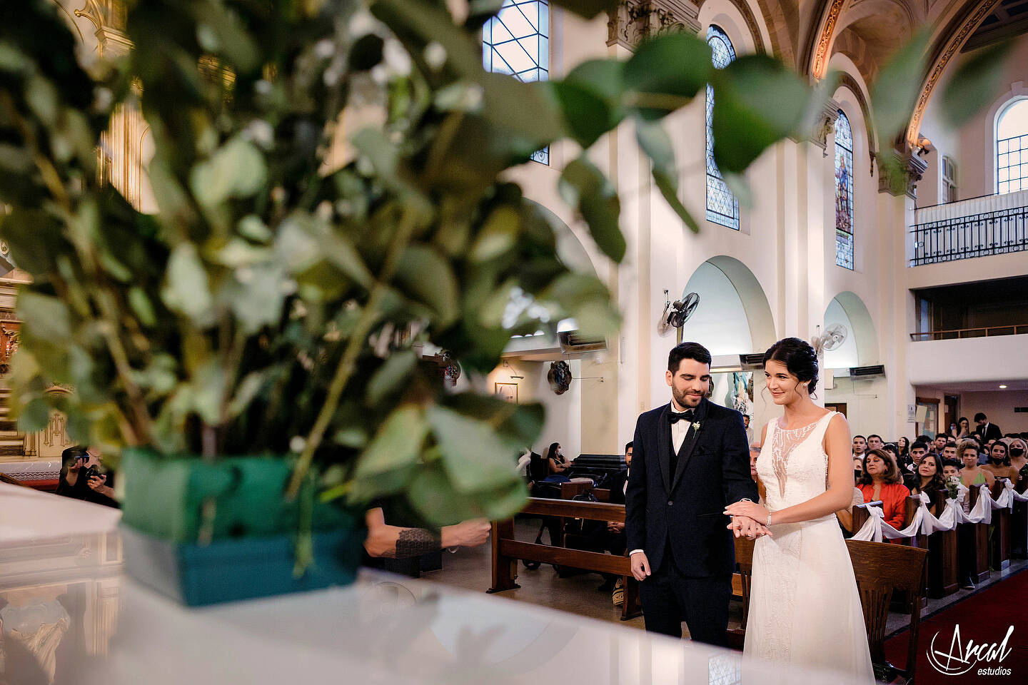 131-mili-y-toma-s-boda-en-parroquia-nuestra-sen-ora-del-socorro-de-escuela-pias-fotos-en-salo-n-reinapaz-140480-O