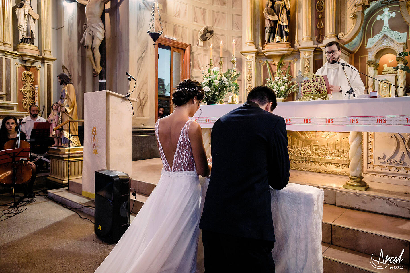 135-mili-y-toma-s-boda-en-parroquia-nuestra-sen-ora-del-socorro-de-escuela-pias-fotos-en-salo-n-reinapaz-140480-O