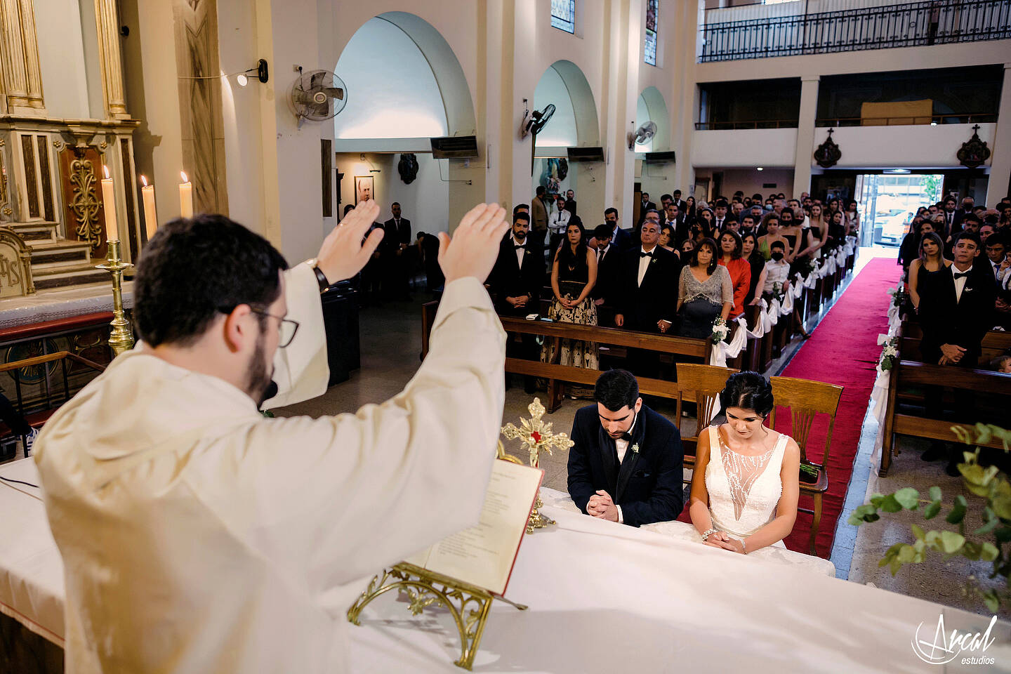 138-mili-y-toma-s-boda-en-parroquia-nuestra-sen-ora-del-socorro-de-escuela-pias-fotos-en-salo-n-reinapaz-140480-O