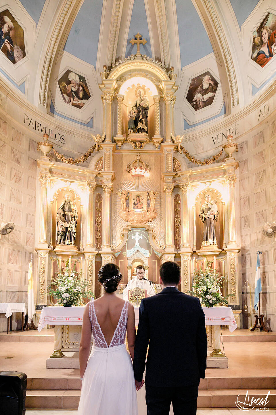 139-mili-y-toma-s-boda-en-parroquia-nuestra-sen-ora-del-socorro-de-escuela-pias-fotos-en-salo-n-reinapaz-140480-O