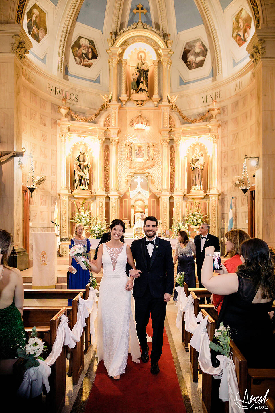 156-mili-y-toma-s-boda-en-parroquia-nuestra-sen-ora-del-socorro-de-escuela-pias-fotos-en-salo-n-reinapaz-140480-O