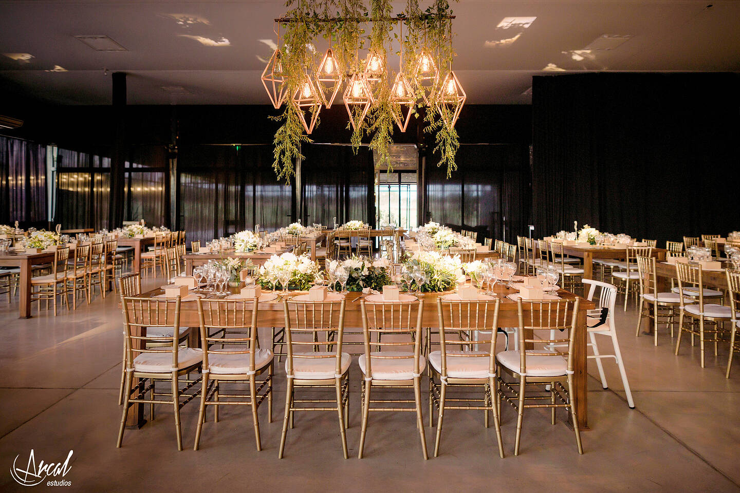 206-mili-y-toma-s-boda-en-parroquia-nuestra-sen-ora-del-socorro-de-escuela-pias-fotos-en-salo-n-reinapaz-140480-O