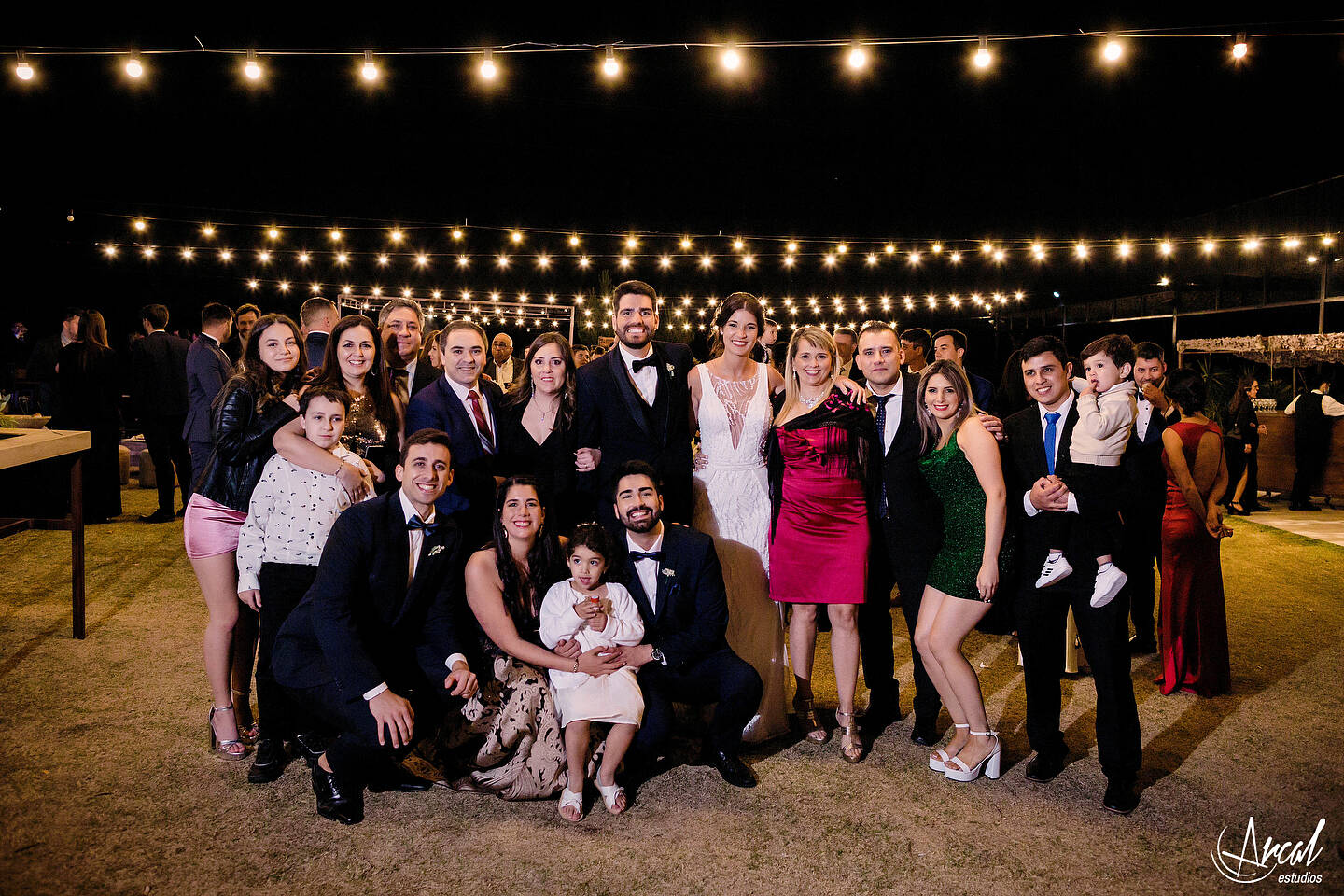 274-mili-y-toma-s-boda-en-parroquia-nuestra-sen-ora-del-socorro-de-escuela-pias-fotos-en-salo-n-reinapaz-140480-O