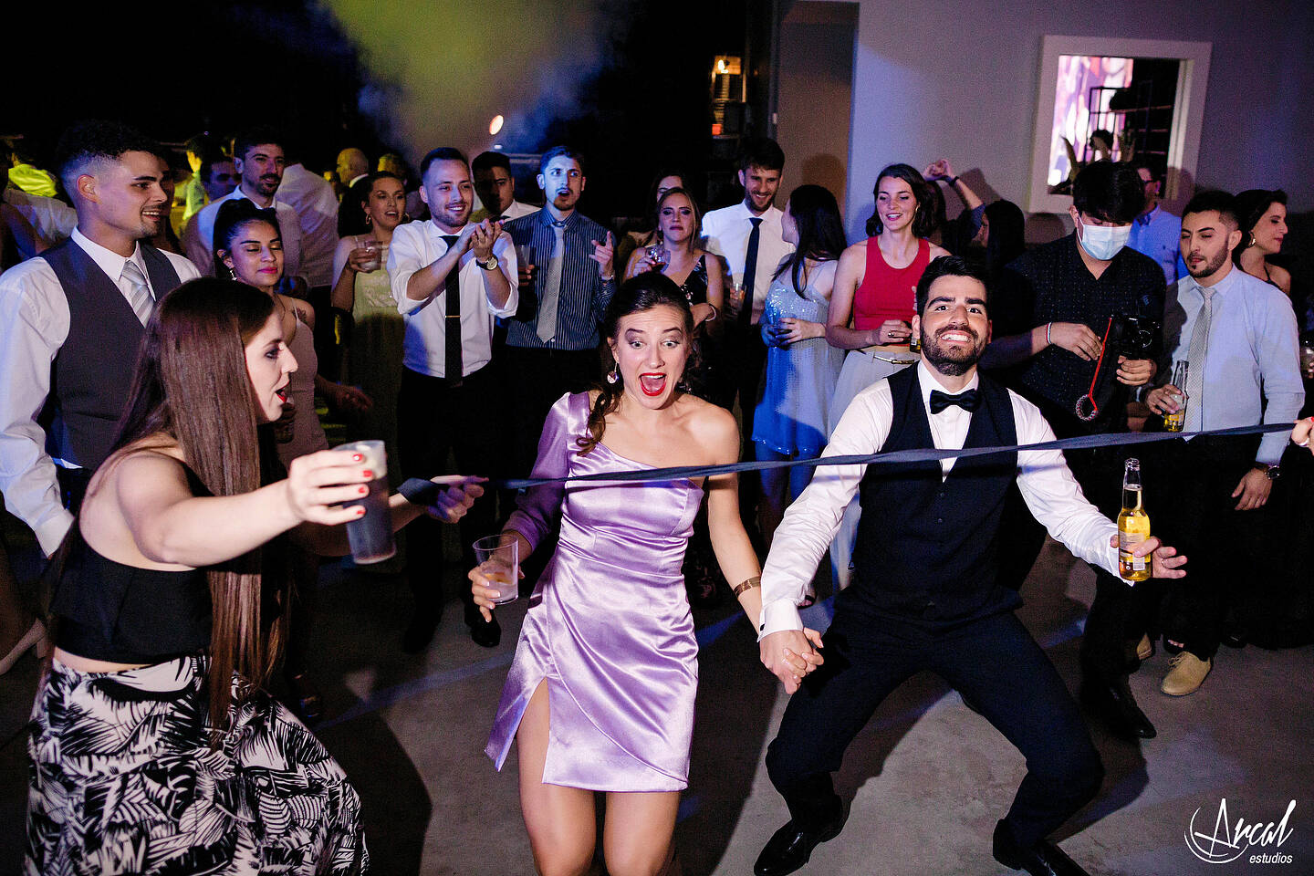 379-mili-y-toma-s-boda-en-parroquia-nuestra-sen-ora-del-socorro-de-escuela-pias-fotos-en-salo-n-reinapaz-140480-O