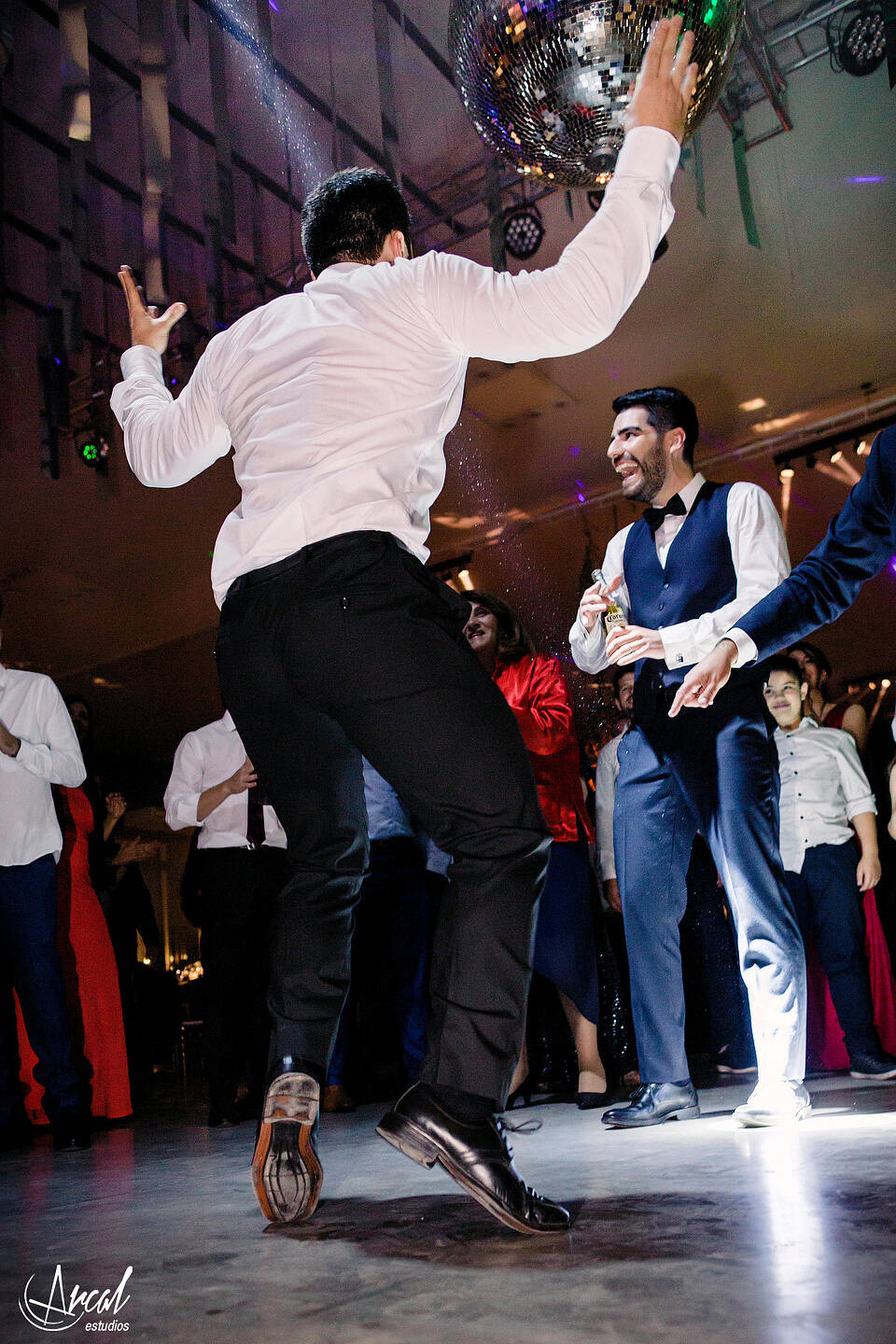 383-mili-y-toma-s-boda-en-parroquia-nuestra-sen-ora-del-socorro-de-escuela-pias-fotos-en-salo-n-reinapaz-140480-O