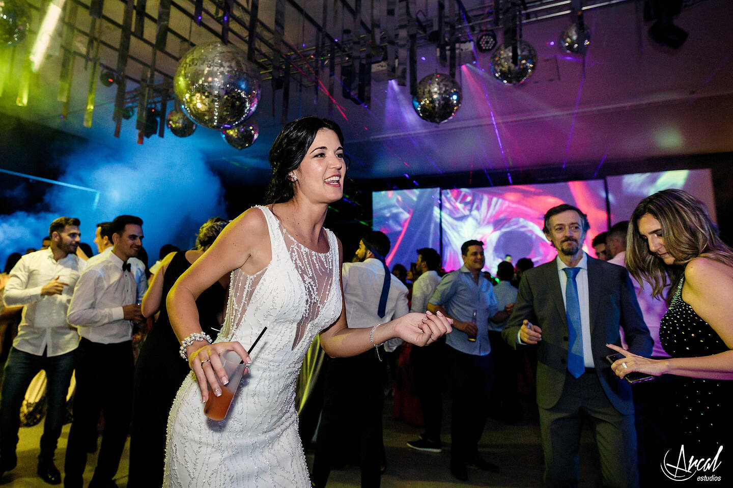 398-mili-y-toma-s-boda-en-parroquia-nuestra-sen-ora-del-socorro-de-escuela-pias-fotos-en-salo-n-reinapaz-140480-O