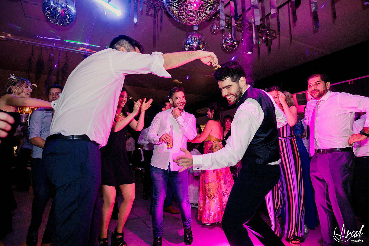 404-mili-y-toma-s-boda-en-parroquia-nuestra-sen-ora-del-socorro-de-escuela-pias-fotos-en-salo-n-reinapaz-140480-O