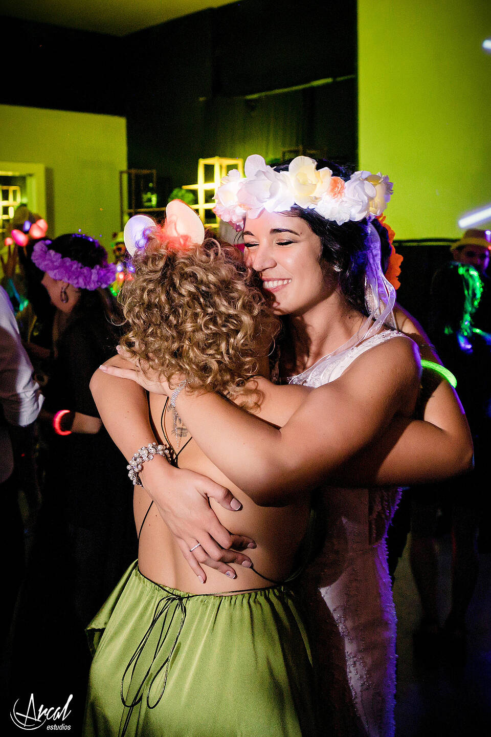 500-mili-y-toma-s-boda-en-parroquia-nuestra-sen-ora-del-socorro-de-escuela-pias-fotos-en-salo-n-reinapaz-140480-O