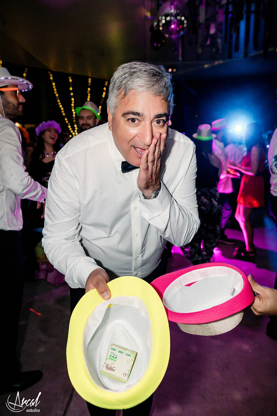 527-mili-y-toma-s-boda-en-parroquia-nuestra-sen-ora-del-socorro-de-escuela-pias-fotos-en-salo-n-reinapaz-140480-O