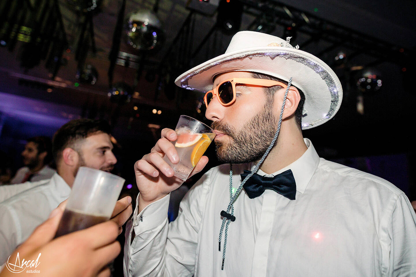 533-mili-y-toma-s-boda-en-parroquia-nuestra-sen-ora-del-socorro-de-escuela-pias-fotos-en-salo-n-reinapaz-140480-O