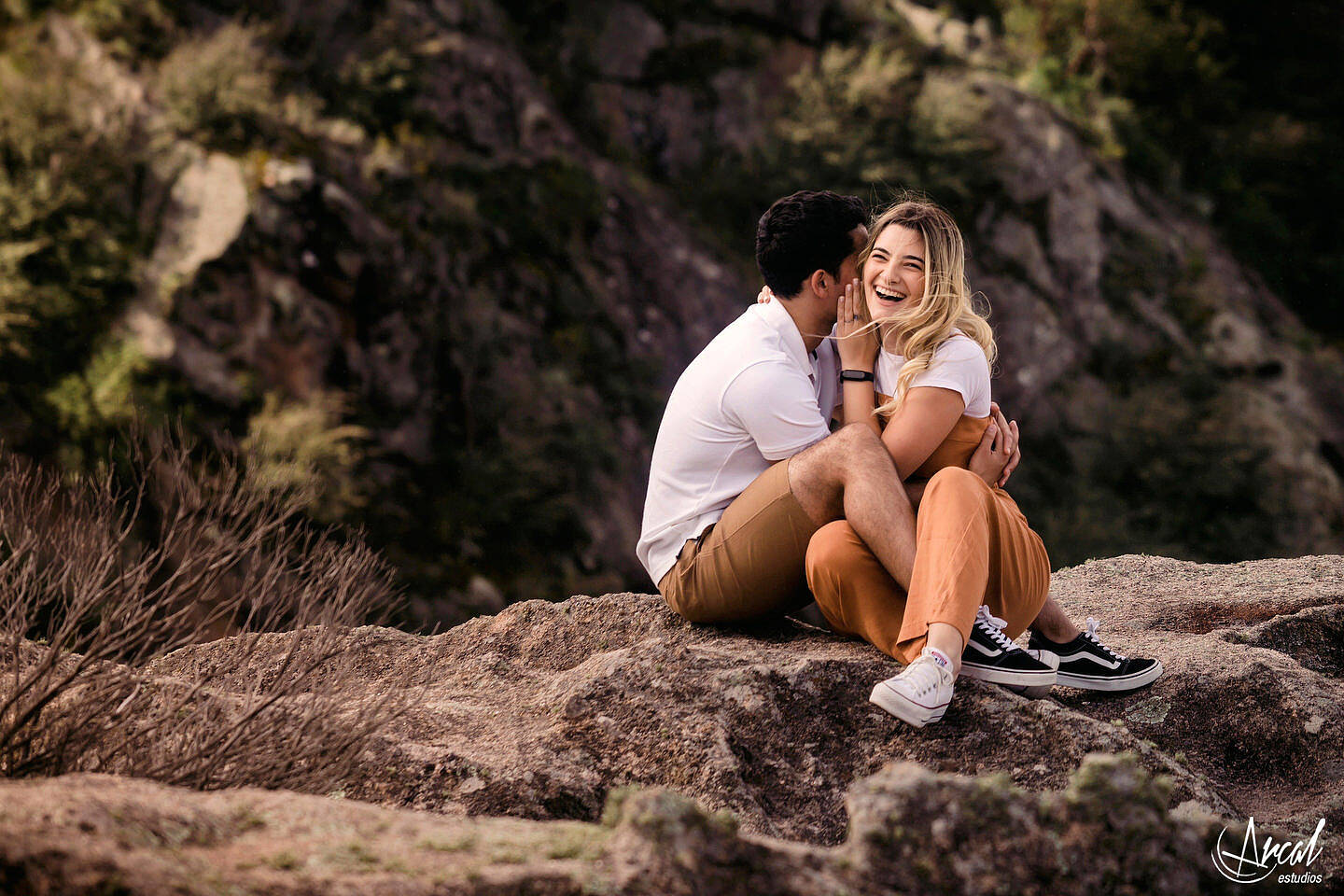 018-dara-y-joe-fotografi-as-de-novios-en-el-arco-de-las-altas-cumbres-y-pre-boda-en-la-quebrada-del-bata-na-144863-O