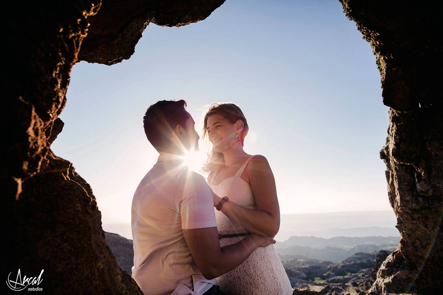 062-dara-y-joe-fotografi-as-de-novios-en-el-arco-de-las-altas-cumbres-y-pre-boda-en-la-quebrada-del-bata-n-144863-O