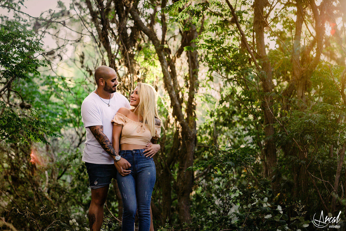 024-flor-y-maxi-fotografi-a-de-preboda-en-el-dique-san-jeronimo-dique-si-en-la-cumbre-pre-boda-en-vin-edos-nebula-co-rdoba-146765-O