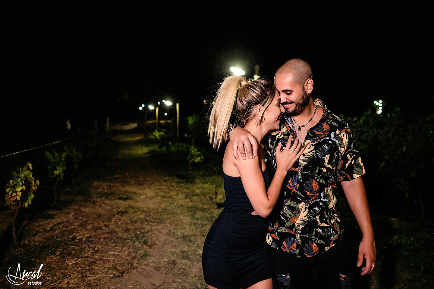 054-flor-y-maxi-fotografi-a-de-preboda-en-el-dique-san-jeronimo-dique-si-en-la-cumbre-pre-boda-en-vin-edos-nebula-co-rdoba-146765-O