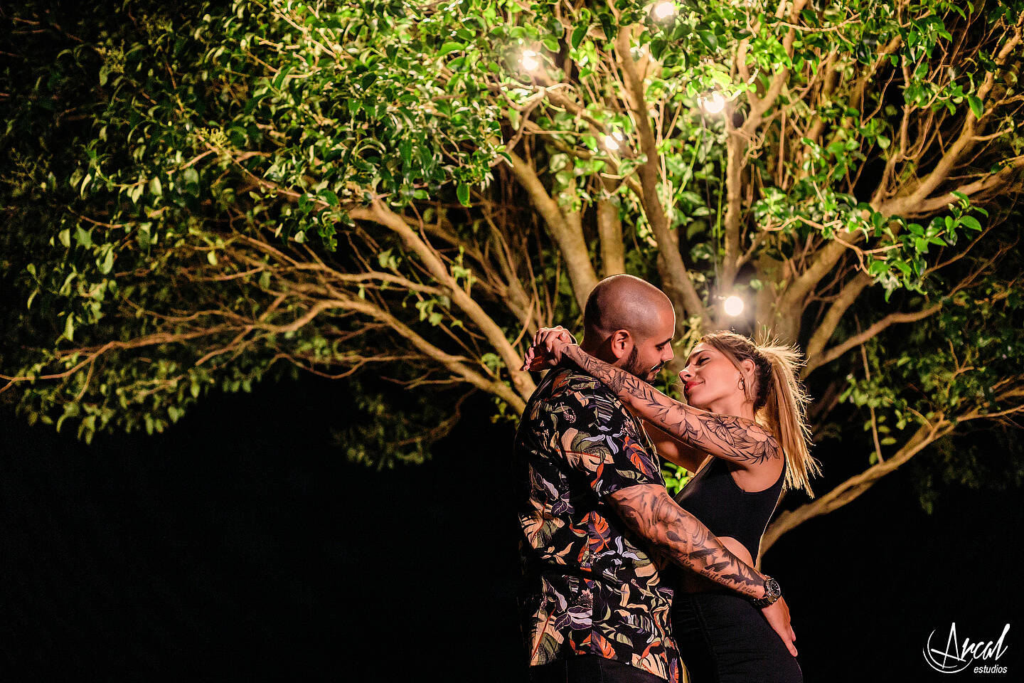 087-flor-y-maxi-fotografi-a-de-preboda-en-el-dique-san-jeronimo-dique-si-en-la-cumbre-pre-boda-en-vin-edos-nebula-co-rdoba-146765-O