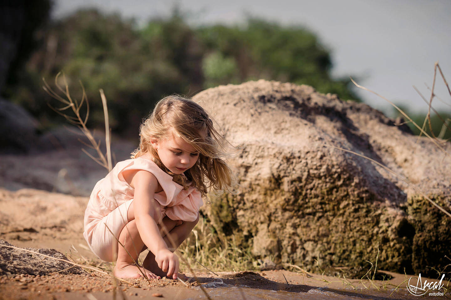05-jime-sabino-y-mauro-piccini-fotografi-a-de-pre-boda-en-lancha-fotos-familiares-en-el-lago-san-roque-y-playa-los-mimbres-carlos-paz-146287-O