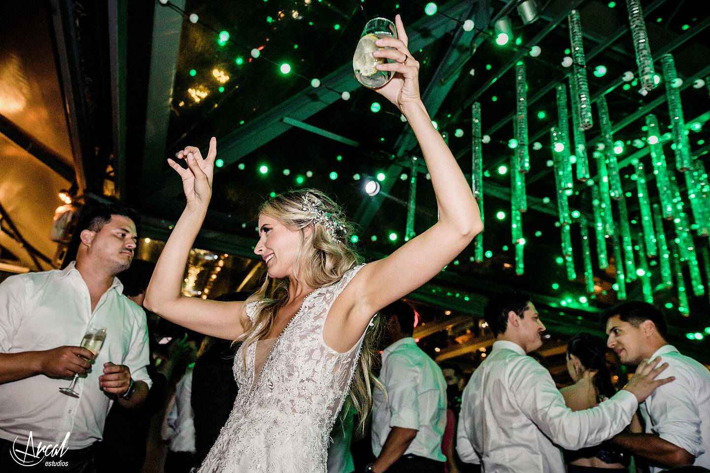 314-ileana-y-eduardo-fotos-de-boda-en-pinares-panorama-suites-casamiento-en-nuestra-sen-ora-del-carmen-fiesta-en-estancia-causana-148957-O