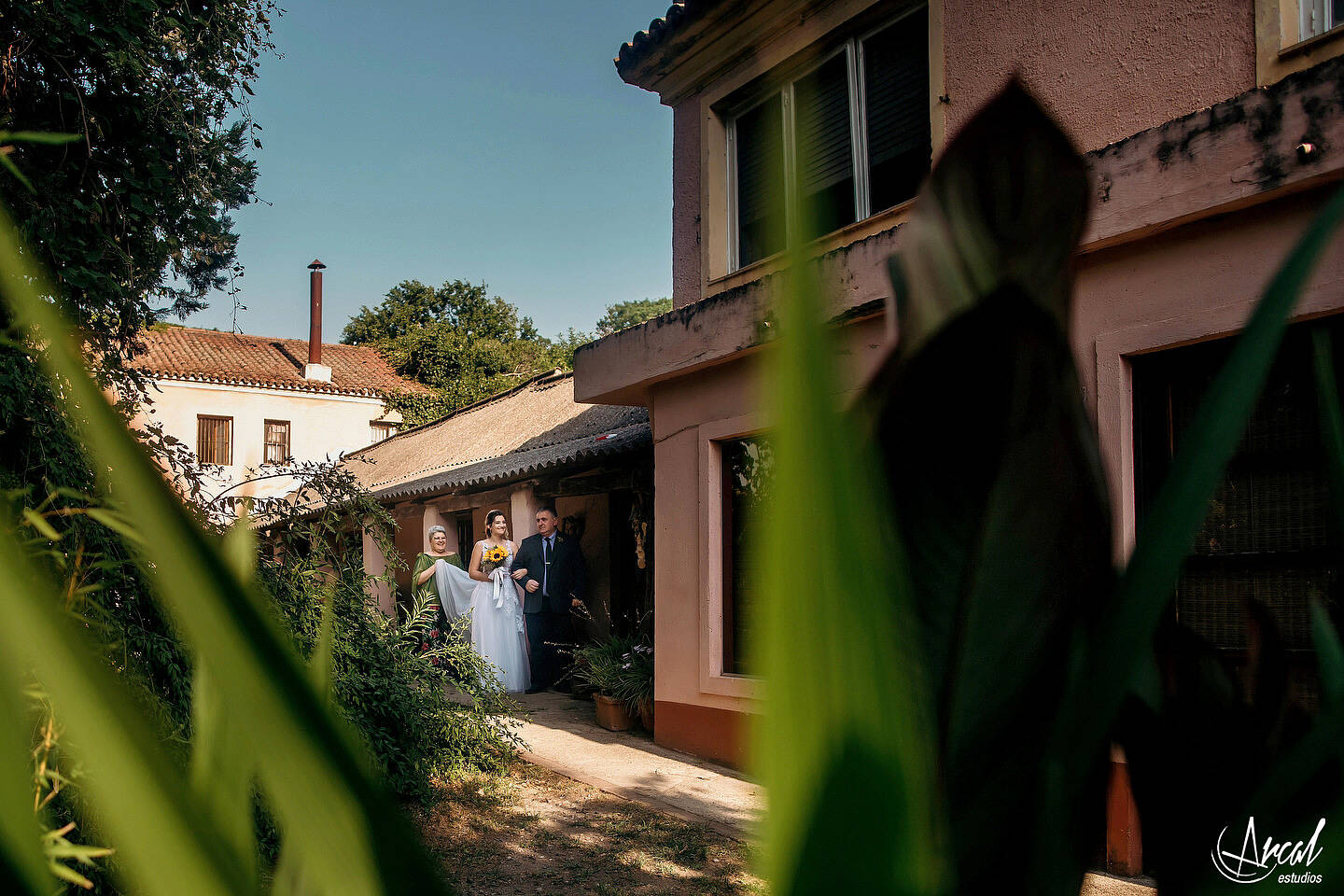 050-dara-y-joe-boda-en-estancia-el-rosal-agua-de-oro-tocado-de-petit-ateliera-152183-O