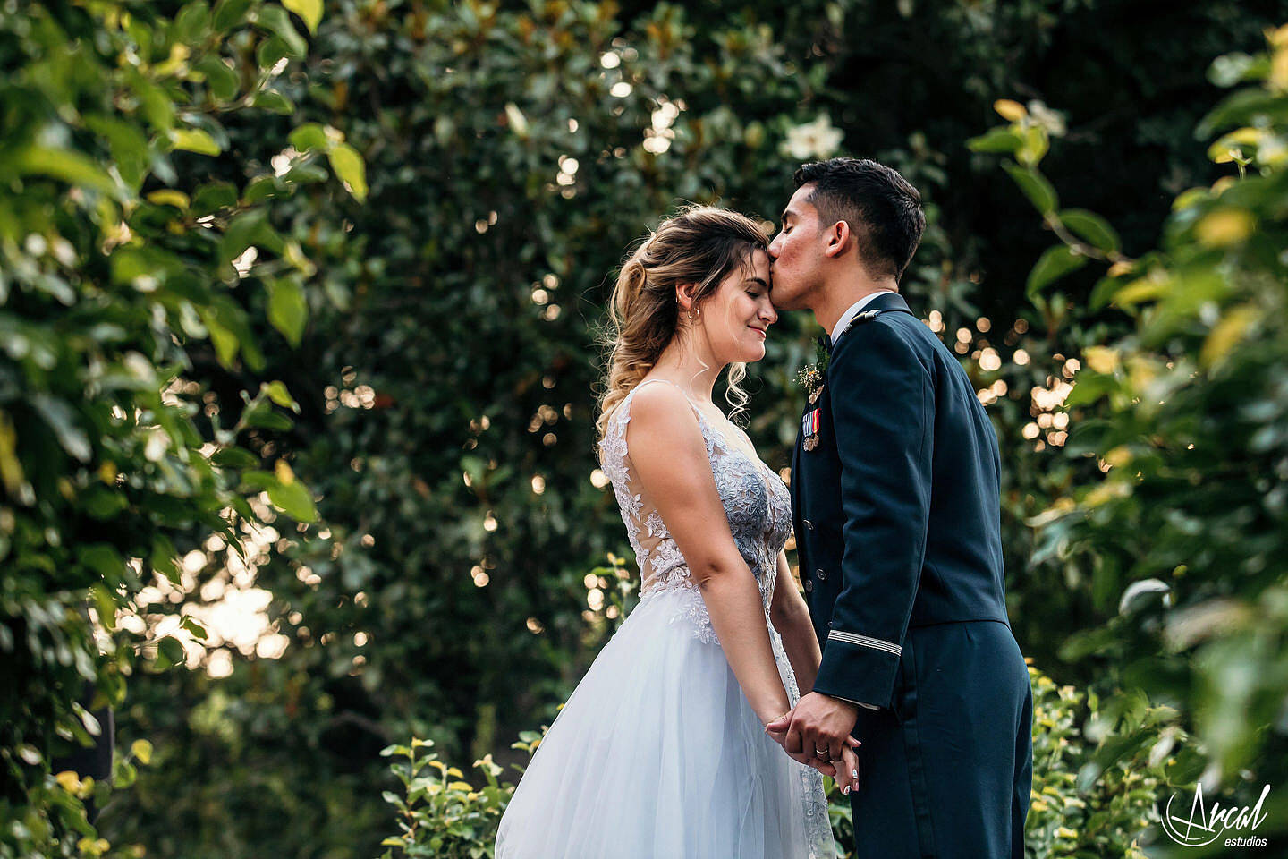 146-dara-y-joe-boda-en-estancia-el-rosal-agua-de-oro-tocado-de-petit-ateliera-152183-O